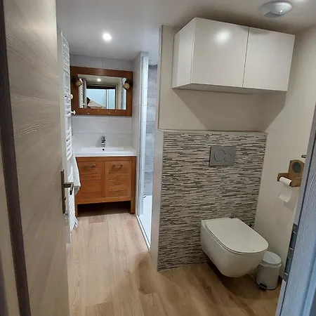 Sur Les Hauteurs De *