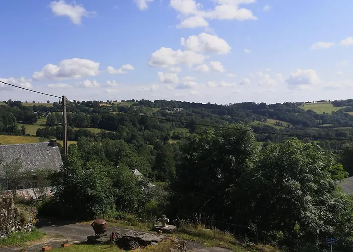 Sur Les Hauteurs De Cassuéjouls * Cassuejouls